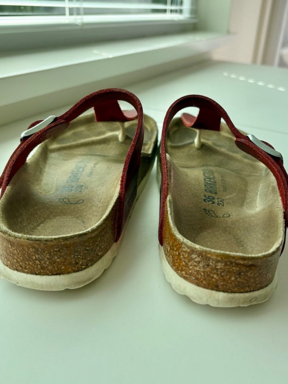 Birkenstock Gizeh Red Oiled Leather Sandals | EU 36 | Freshly Resealed Cork - Picture 6 of 7